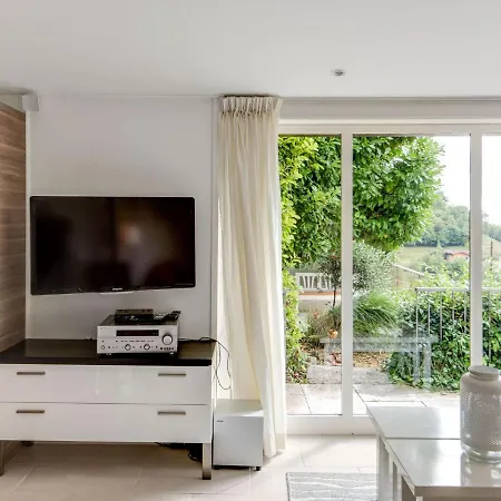 Luxury Bungalow In With Shared Pool Holiday home Tignale