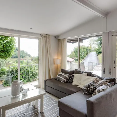 Luxury Bungalow In With Shared Pool *